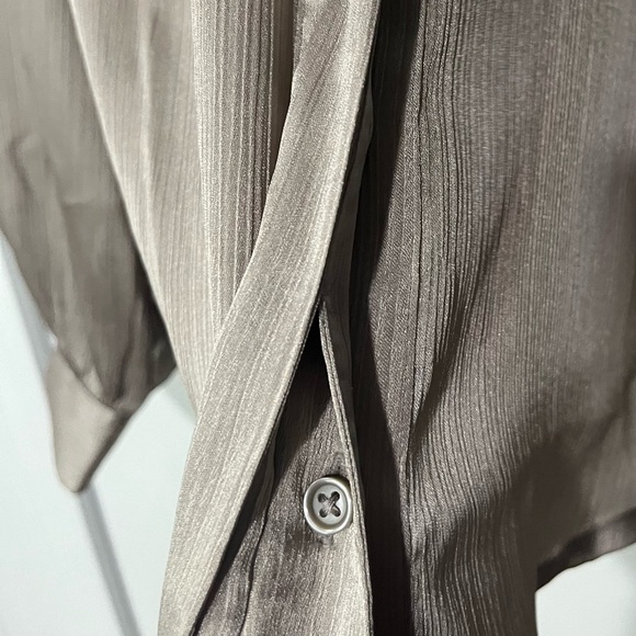 Banana Republic NWT Satin Shirred Neck Blouse in Beechwood - Picture 7 of 10